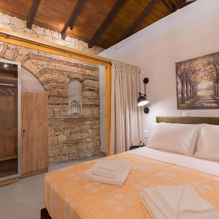 Casa Leone, Cosy Apartment Overlooking The Square Spílion Esterno foto