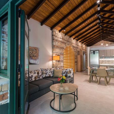 Casa Leone, Cosy Apartment Overlooking The Square Spílion Esterno foto