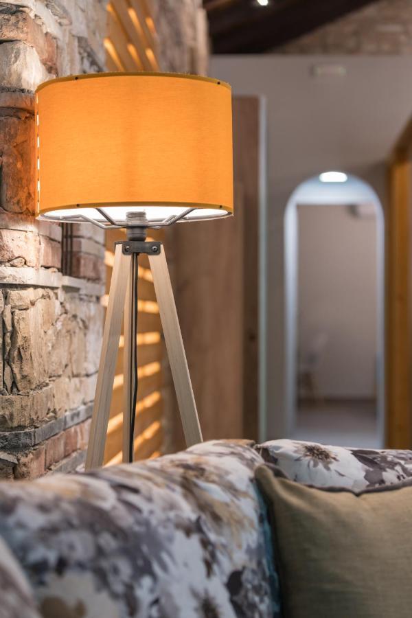 Casa Leone, Cosy Apartment Overlooking The Square Spílion Esterno foto