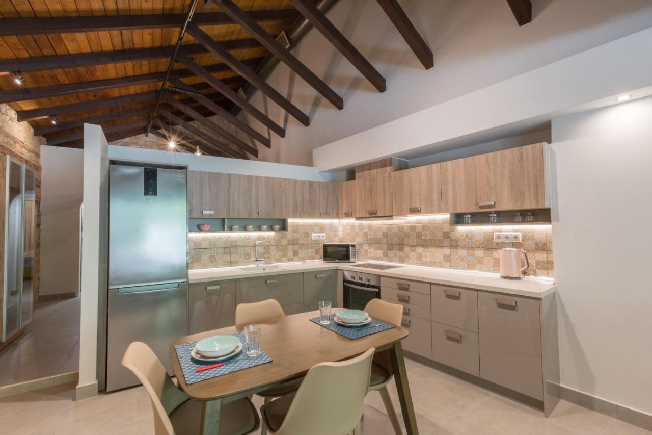 Casa Leone, Cosy Apartment Overlooking The Square Spílion Esterno foto
