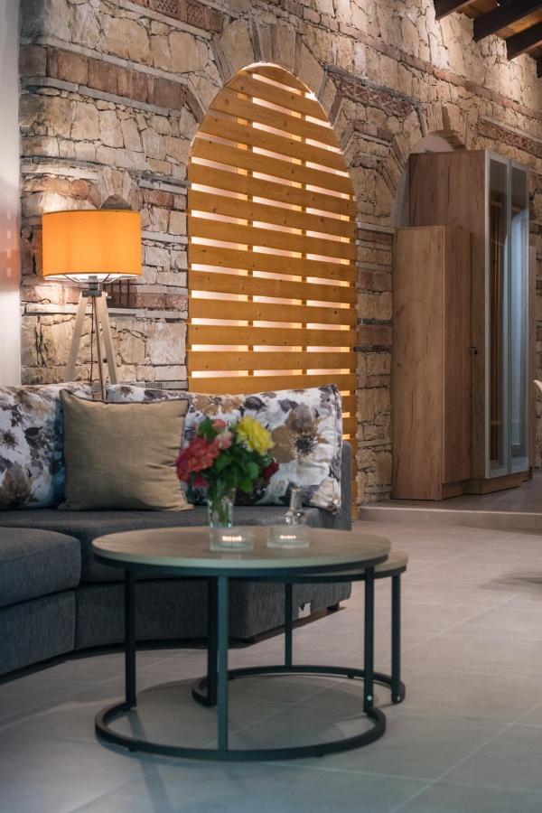Casa Leone, Cosy Apartment Overlooking The Square Spílion Esterno foto
