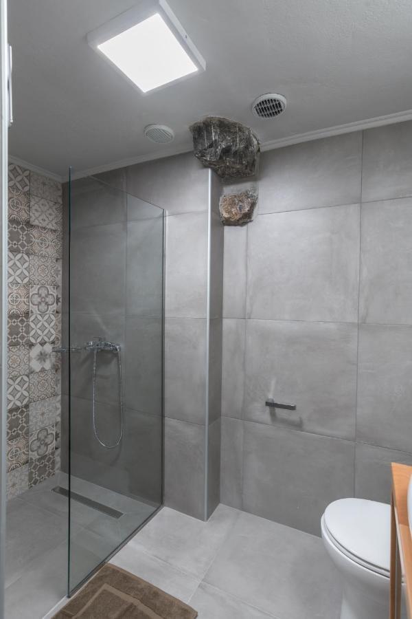 Casa Leone, Cosy Apartment Overlooking The Square Spílion Esterno foto