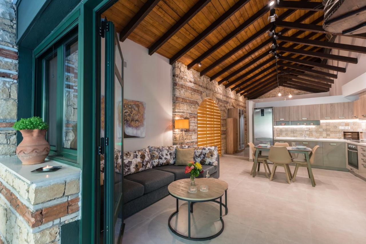 Casa Leone, Cosy Apartment Overlooking The Square Spílion Esterno foto