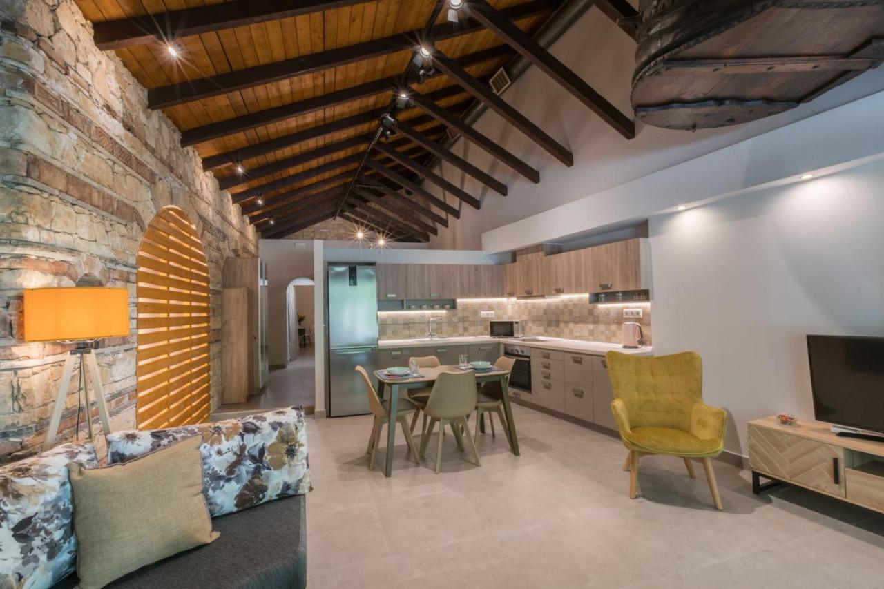 Casa Leone, Cosy Apartment Overlooking The Square Spílion Esterno foto